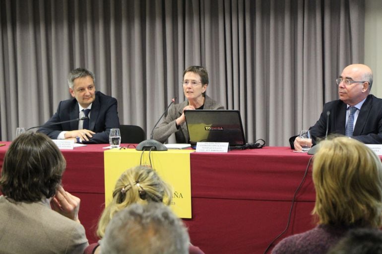 Un moment de la segona conferència del cicle de Diàlegs Europeus, que ha anat càrrec d’Esther Barbé, catedràtica de Relacions Internacionals a la Universitat Autònoma de Barcelona i Coordinadora d’investigació a l’IBEI