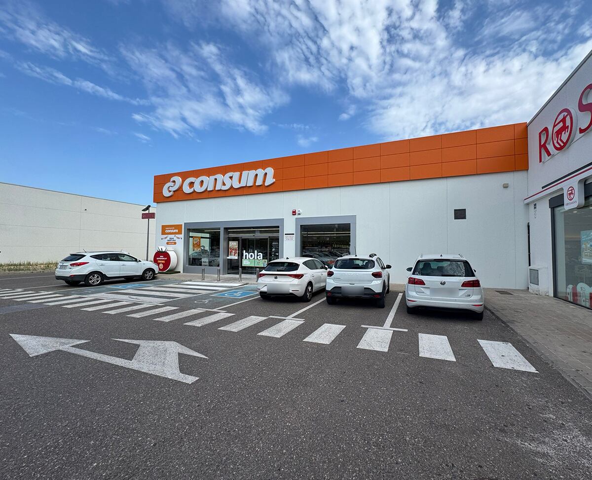 Tienda Consum en el Parque Comercial 'La Vila' de Xàtiva
