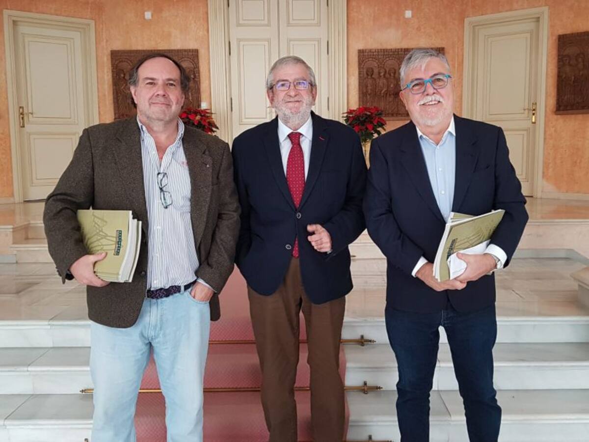 La crisis del Mar Menor irrumpe por primera vez entre las preocupaciones de los murcianos