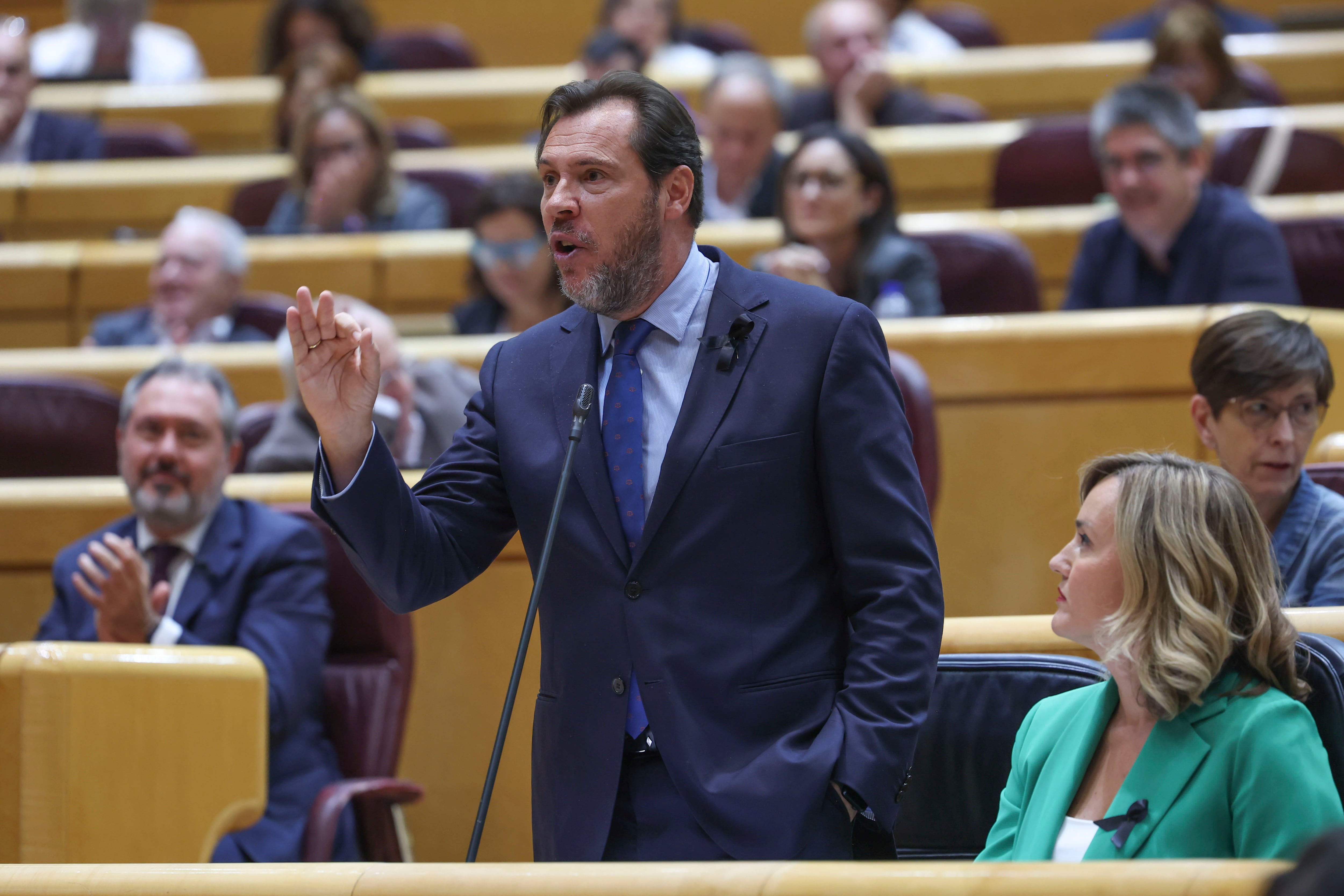 El ministro de Transportes y Movilidad Urbana, Óscar Puente, durante un pleno del Senado
EFE/ Kiko Huesca