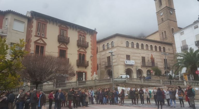 Numerosas empresarias cazorleñas han protagonizado un paro de una hora para reivindicar el día de la mujer