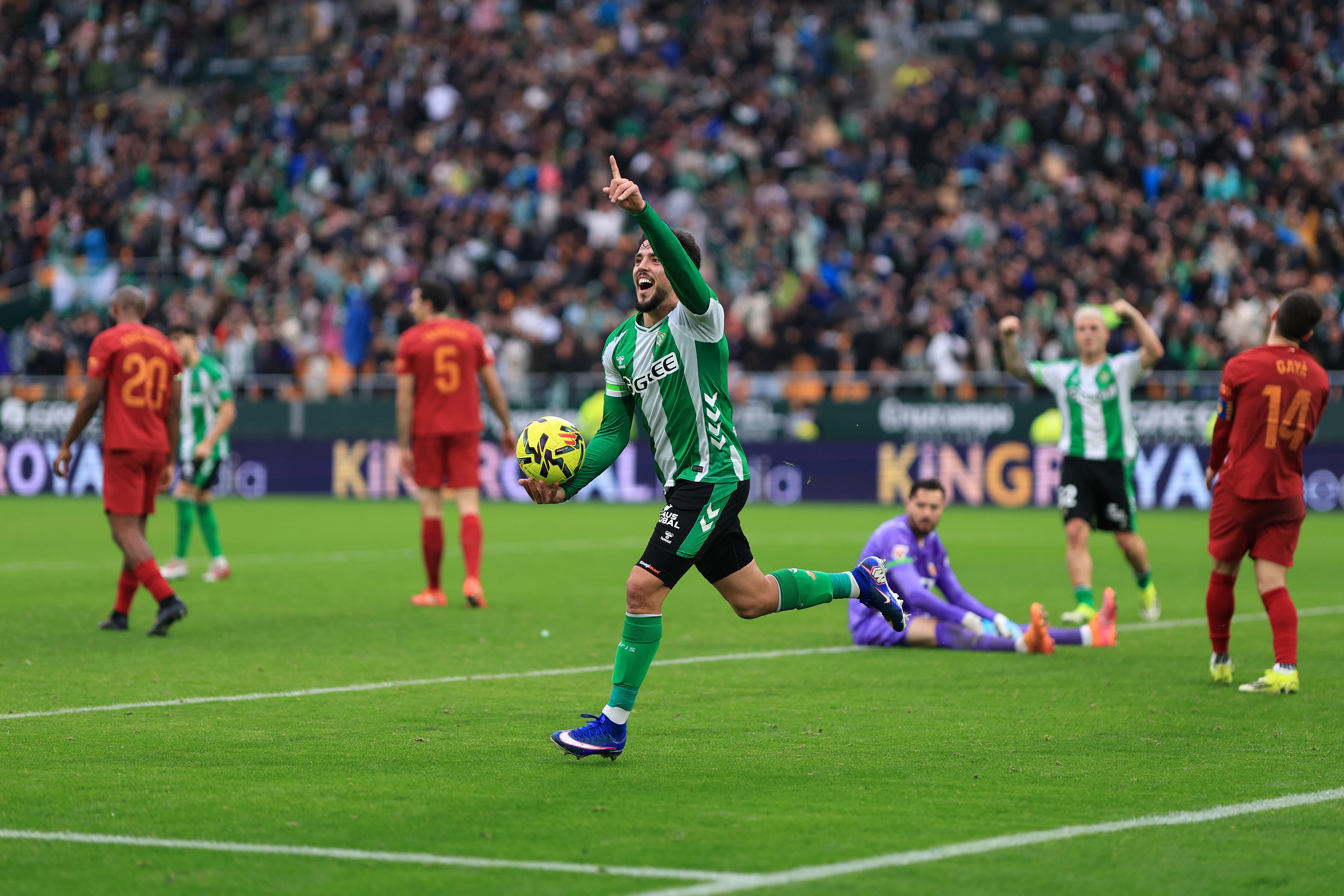 Real Betis Balompie v Valencia CF - LaLiga EA Sports. (Photo by Fran Santiago/Getty Images)