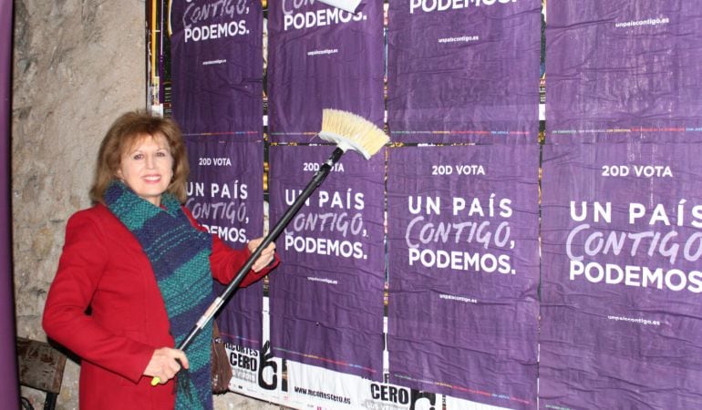 García, en la pegada de carteles del pasado 20 de diciembre