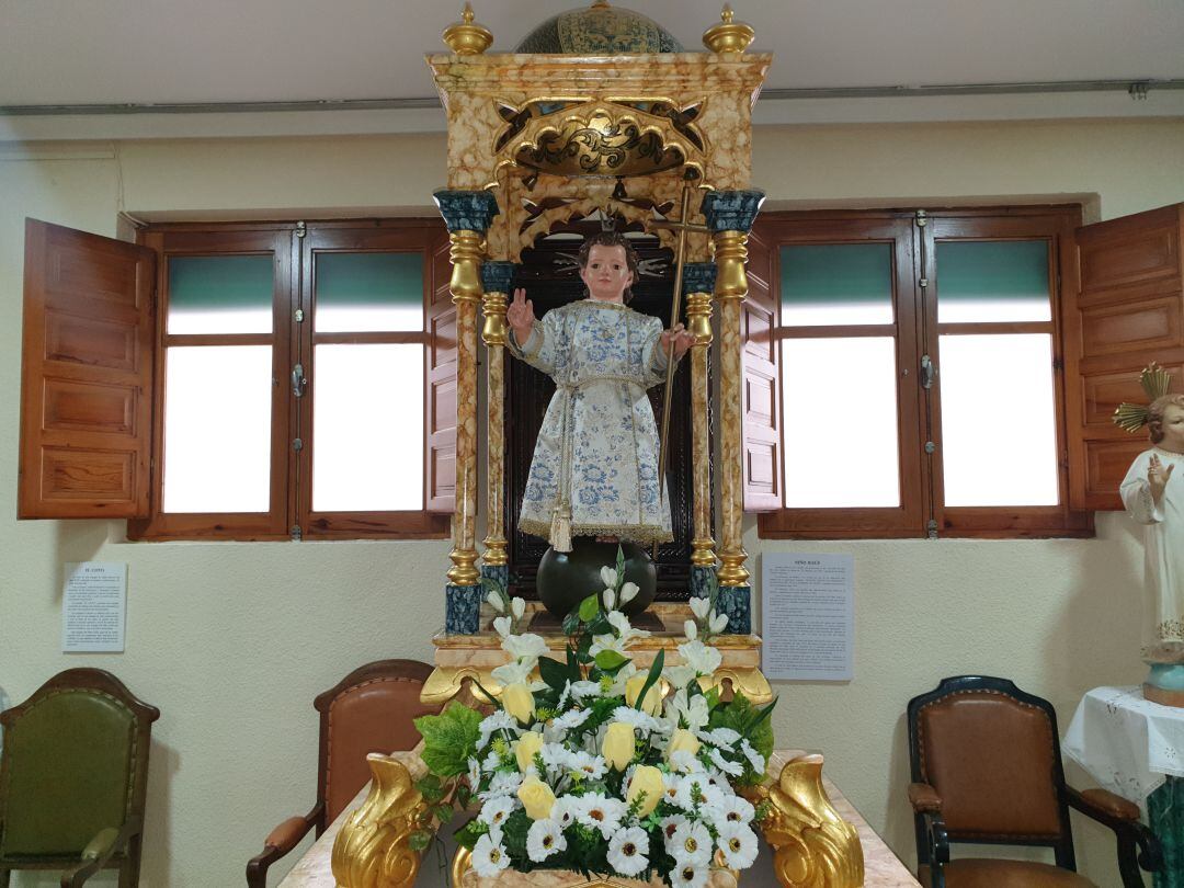 Se recupera el Bautizo del Niño con una llamada a la "asistencia con precaución"