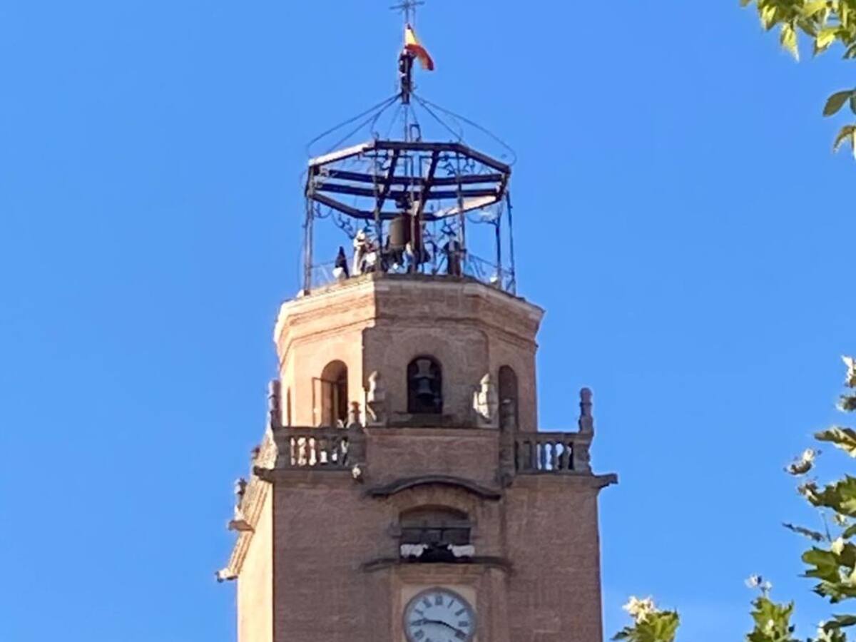 Ya ha subido la bandera