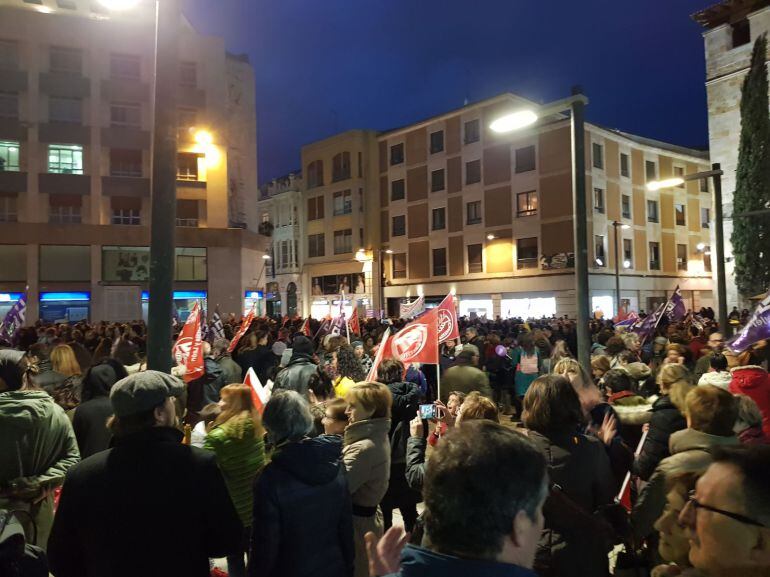 Final de la manifestación en la Plaza de la Constitución