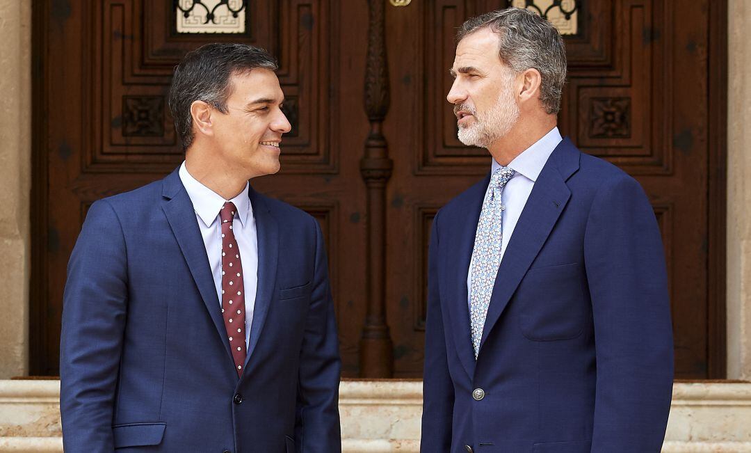 El presidente del Gobierno, Pedro Sánchez y el rey Felipe VI.