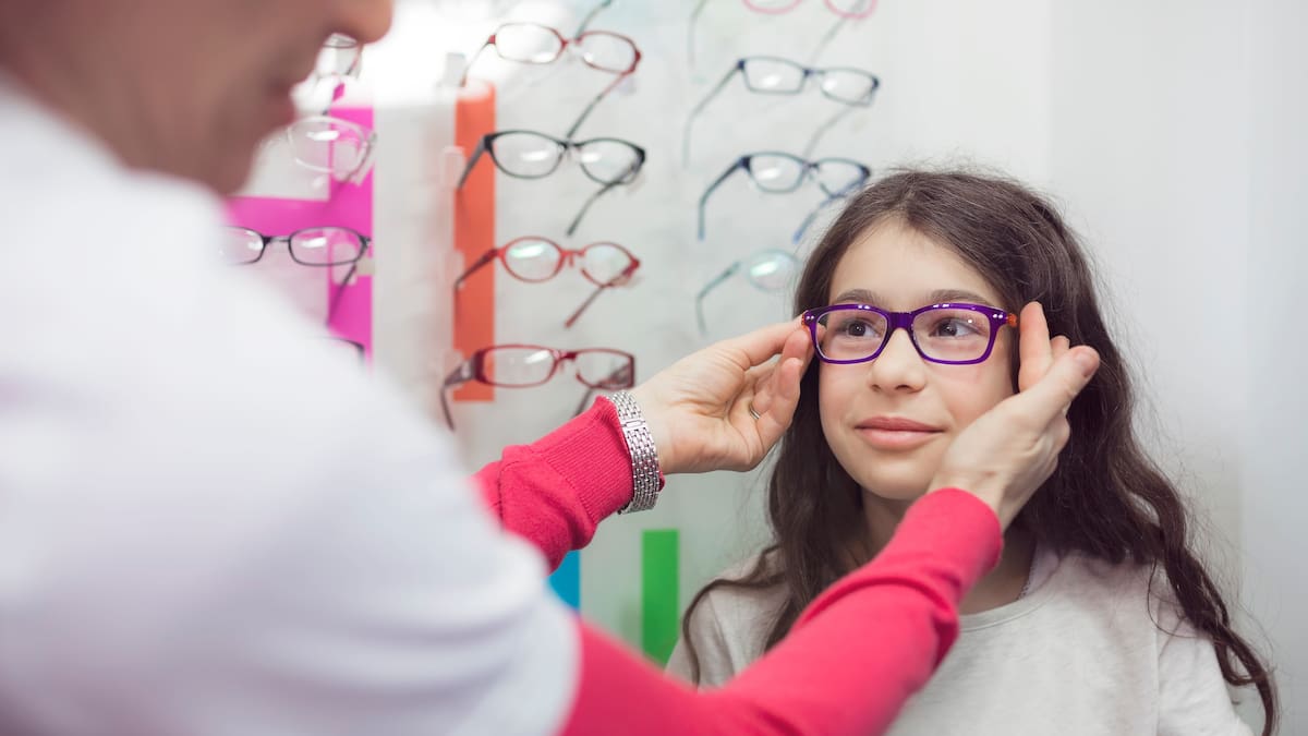 Cien euros de ayuda para la adquisición de gafas y lentillas para menores de 16 años