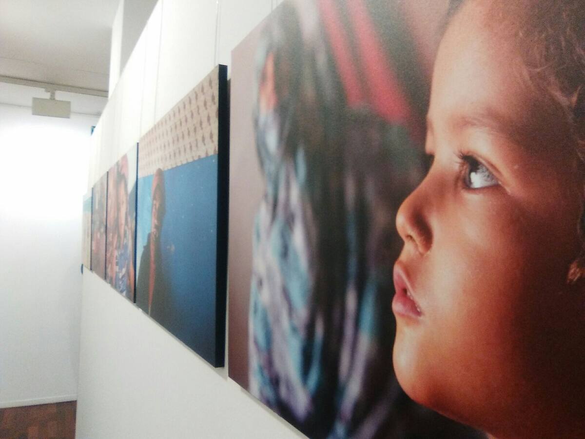 Esther Naval expone 'Invisibles' en el Campus de Huesca