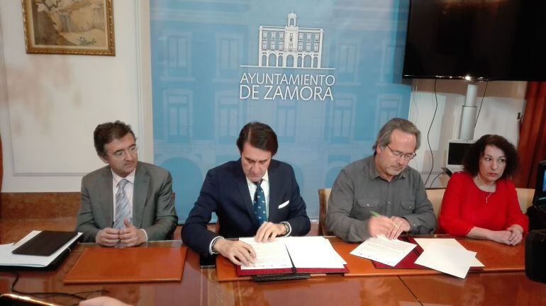 Firma del convenio entre Junta de Castilla y León y Ayuntamiento de Zamora