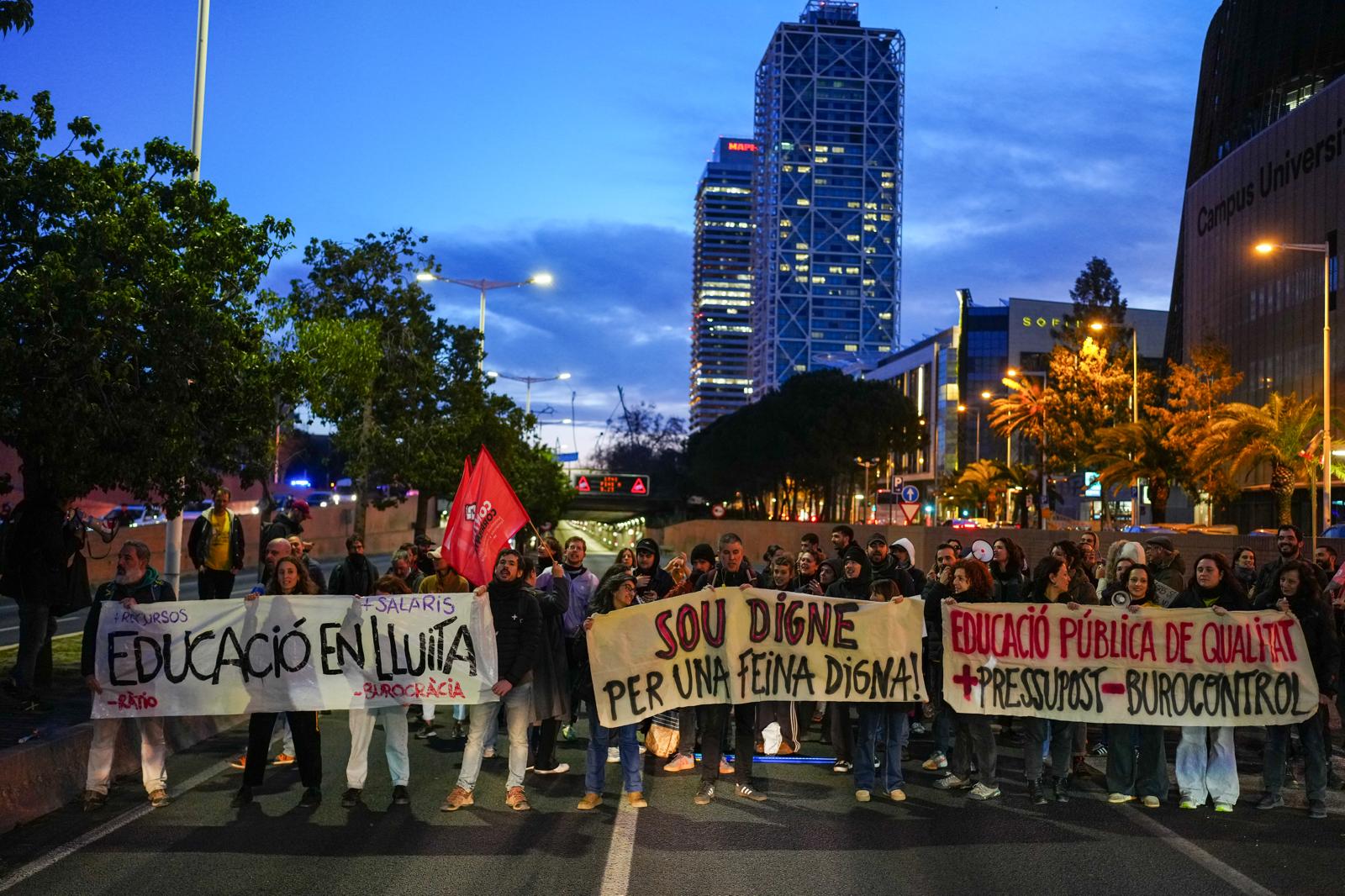 Tall a la Gran Via de Barcelona a primera hora de dimecres.