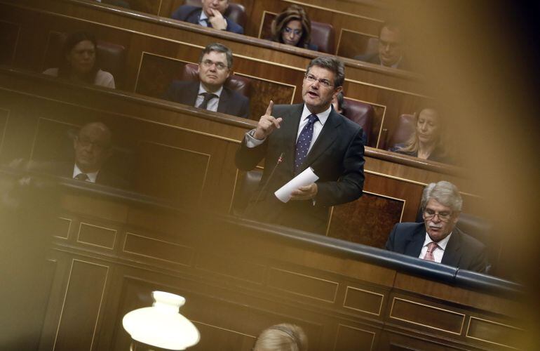 El ministro de Justicia, Rafael Catalá, interviene en la sesión de control al Ejecutivo celebrada hoy en el Congreso