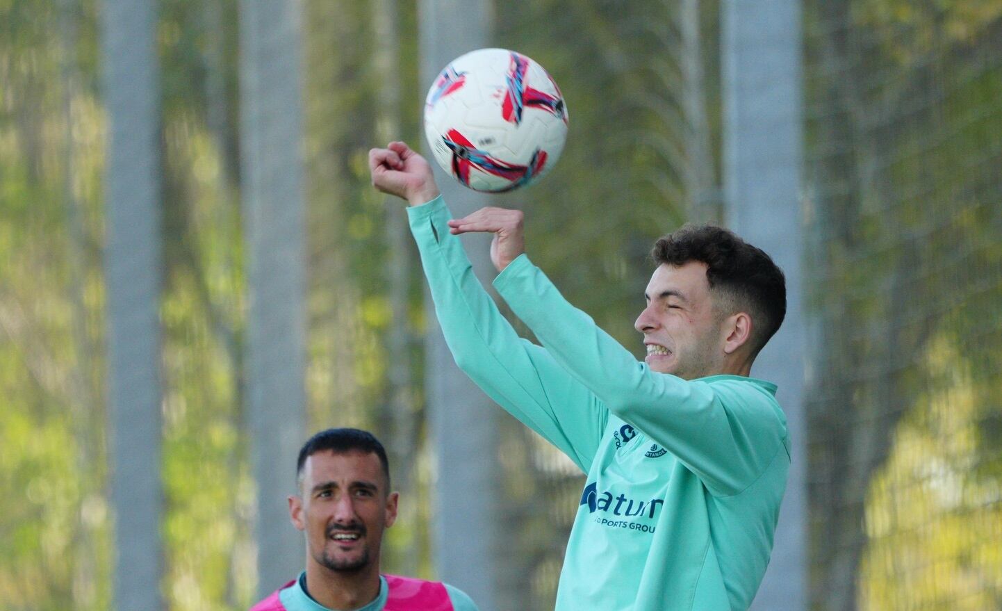 Iñigo Vicente, durante un entrenamiento del Racing.