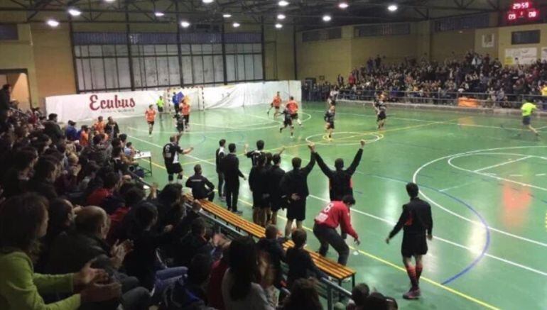 El Balonmano Ciudad de Salamanca llenó el Rio Tormes