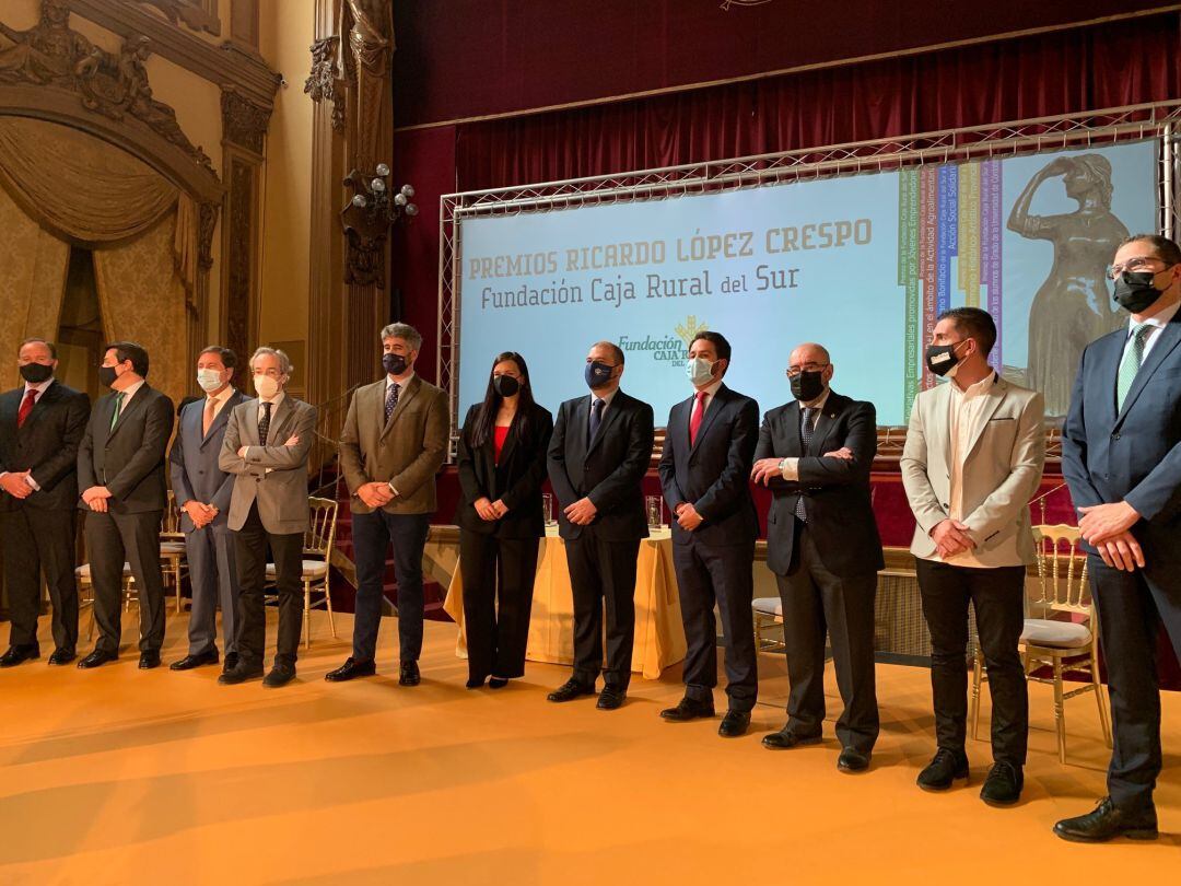 Premiados y organizadores de los premios