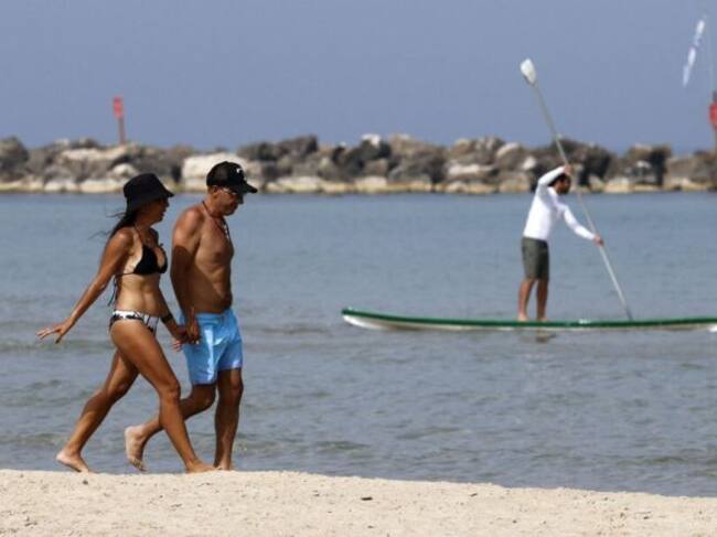 Primer día sin mascarillas al aire libre en Israel.
