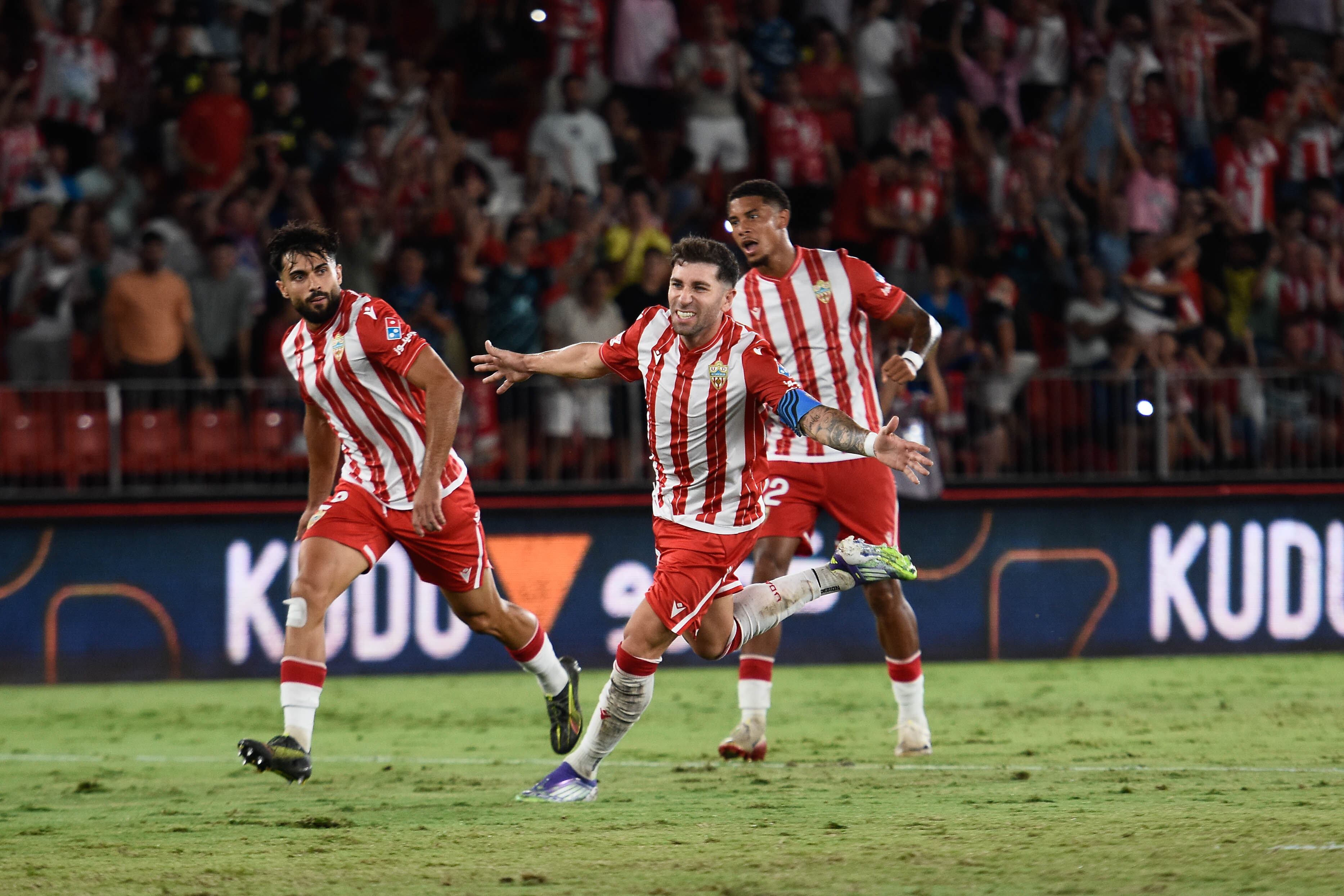 Embarba (33 años) celebra su gola en casa al Sporting en la sexta jornada.