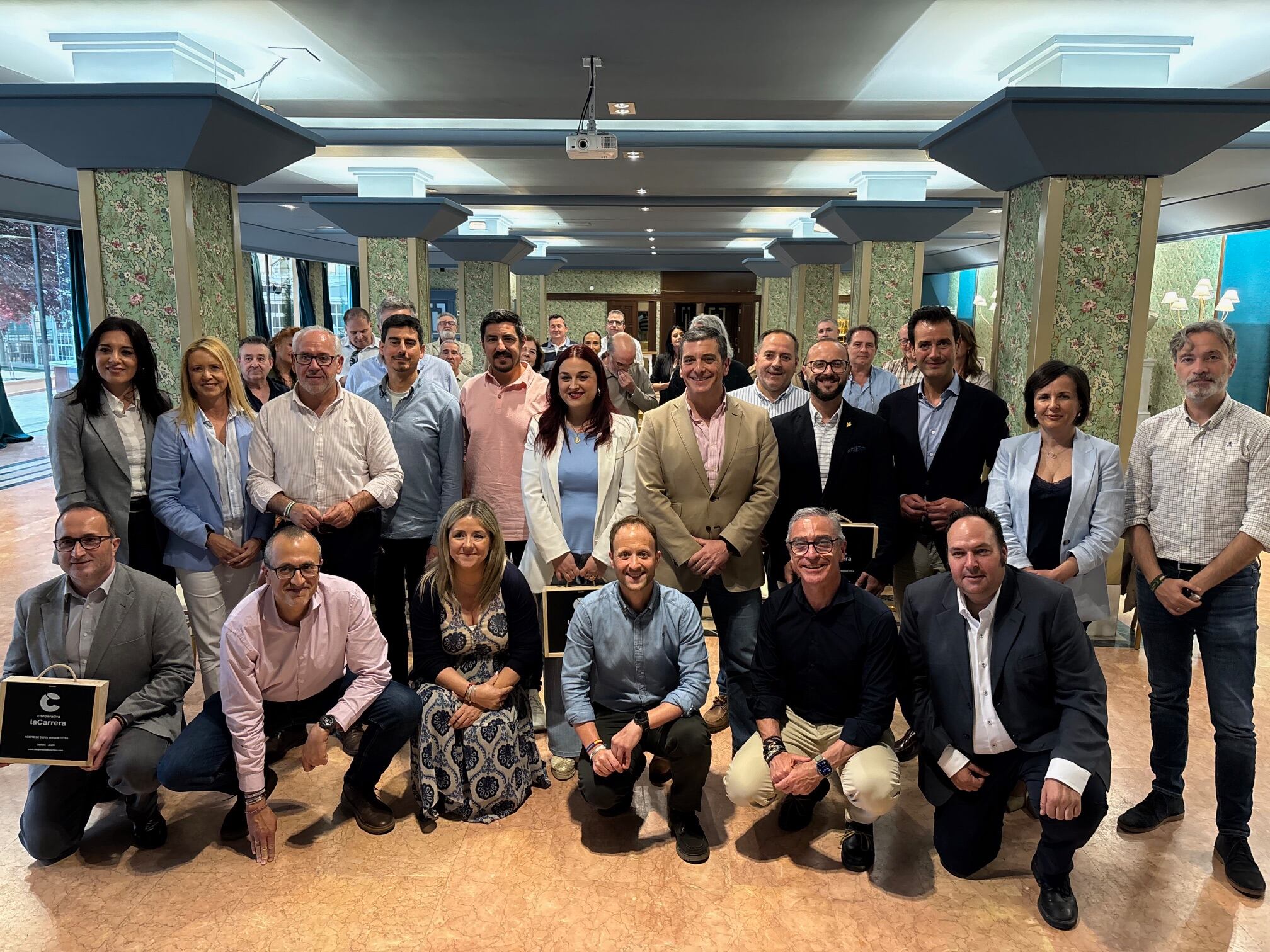 El PP de Jaén, junto a profesionales de la gestión cultural de la ciudad y la provincia, en los salones del Hotel Ciudad de Úbeda