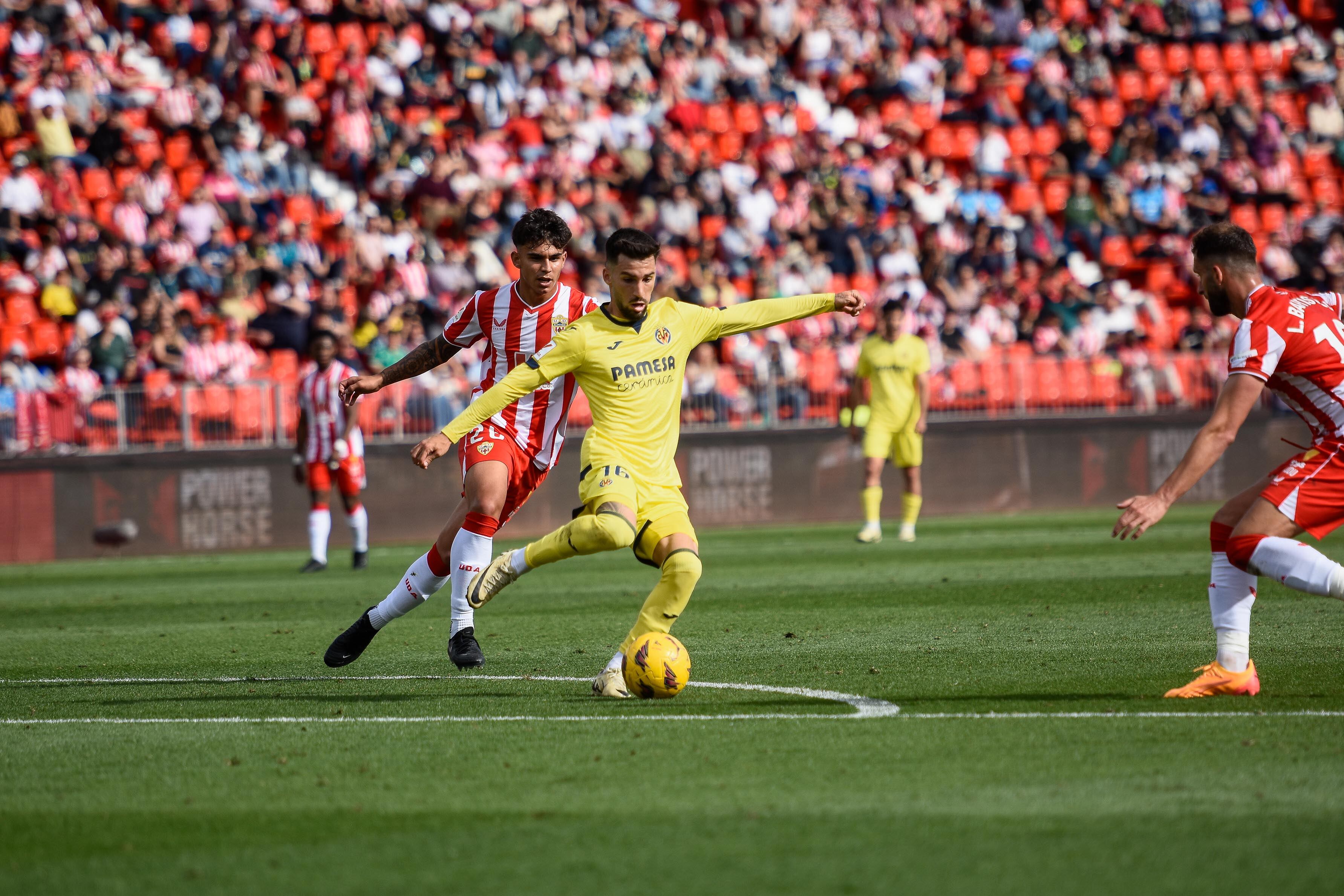 El roquetero Álex Baena en el Almería-Villarreal en el Estadio de los Juegos Mediterráneos.