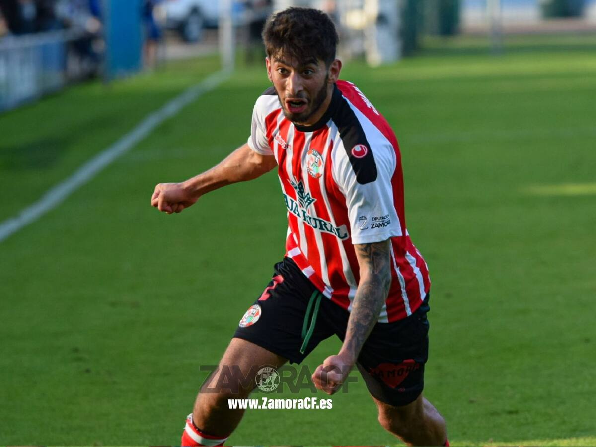 El Zamora CF sabe sufrir para seguir venciendo