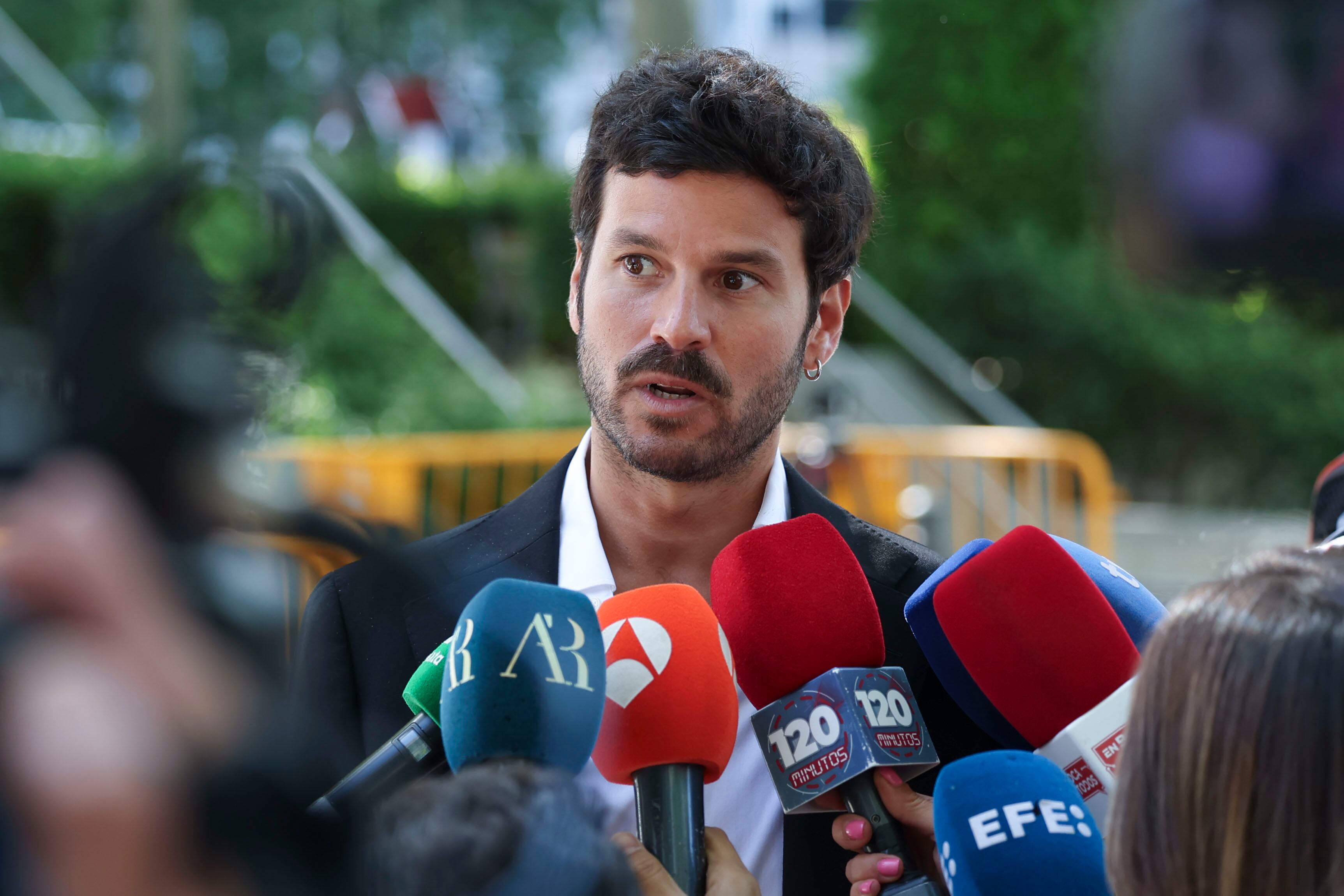 Guillermo Bárcenas, hijo del extesorero del PP Luis Bárcenas, en declaraciones a los medios tras salir este lunes de la Audiencia Nacional