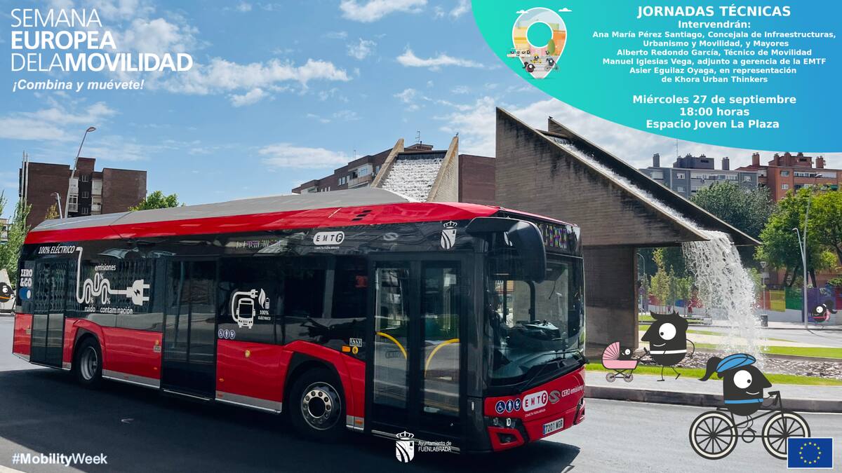 Ana Pérez, concejala de Desarrollo Sostenible de la ciudad, explica alguna de las actividades de la Semana de la Movilidad.