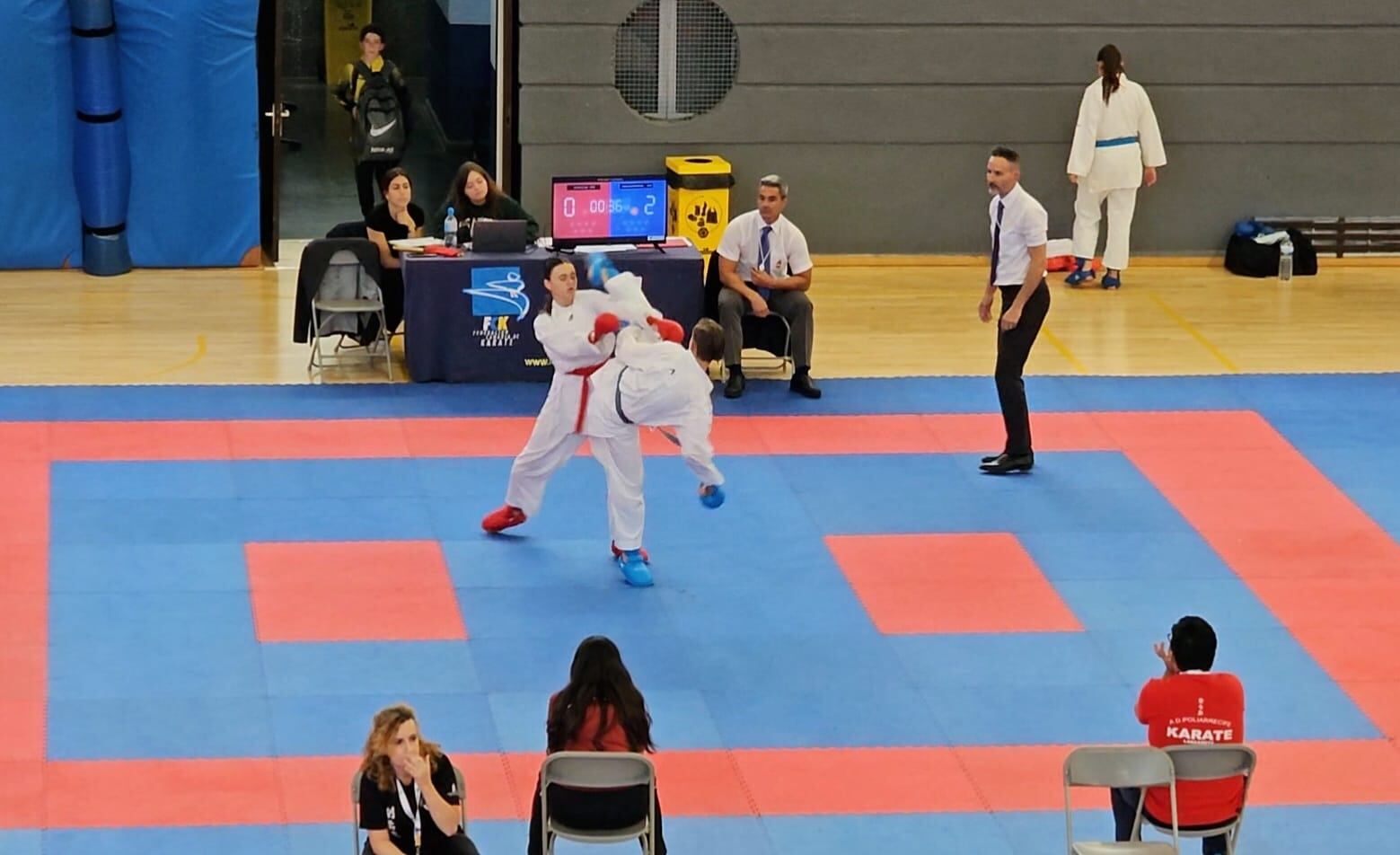 Uno de los combates del XX Campeonato de Tenerife de Karate.