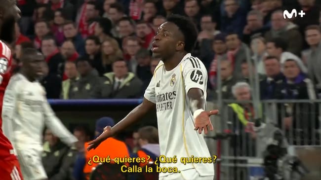 Vinícius carga contra Bellingham en un pique sobre el campo (@Movistar+)