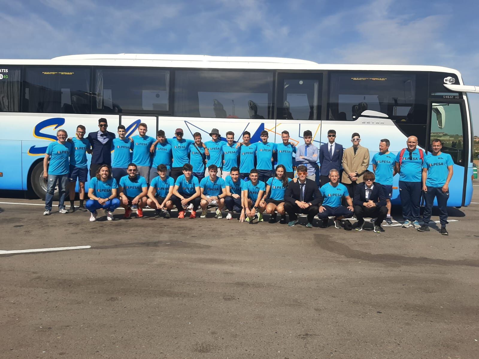 Los chicos del CA Gandia Alpesa en Huesca