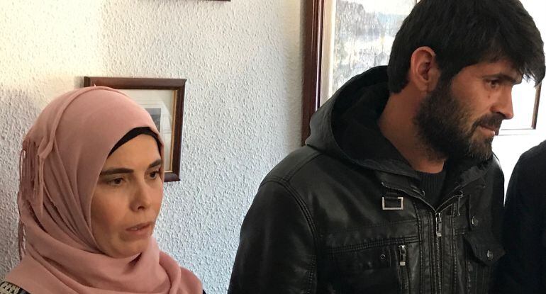 Yahya y Asmaa, son un matrimonio joven de sirios, de 30 y 35 años que han sido acogidos en una vivienda social de la capital castellano-manchega