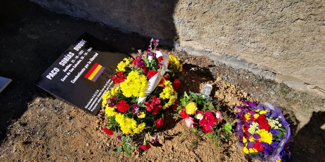 La tumba que desde hoy tiene Paco Subías en el cementerio de Santa Cruz de la Serós