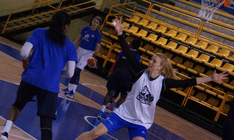 Entrenamiento de Avenida en Würzburg captado por las cámaras del club.