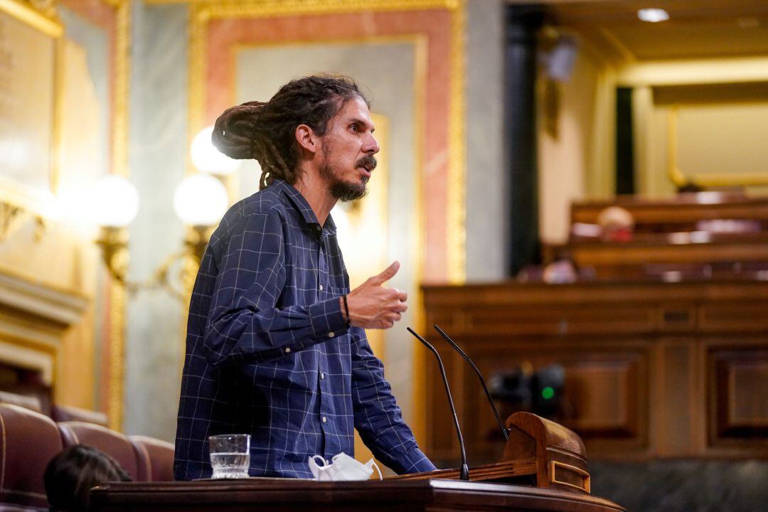 El secretario de Organización de Podemos y diputado de Unidas Podemos en el Congreso, Alberto Rodríguez interviene en una sesión plenaria en el Congreso de los Diputados, a 18 de mayo de 2021