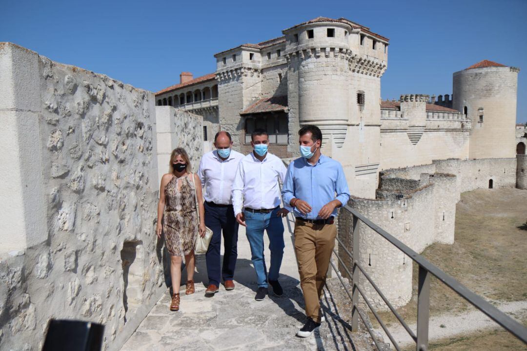 Luis Tudanca acompañado de Jose Luis Aceves, Carlos Fraile y Ana Agudiez