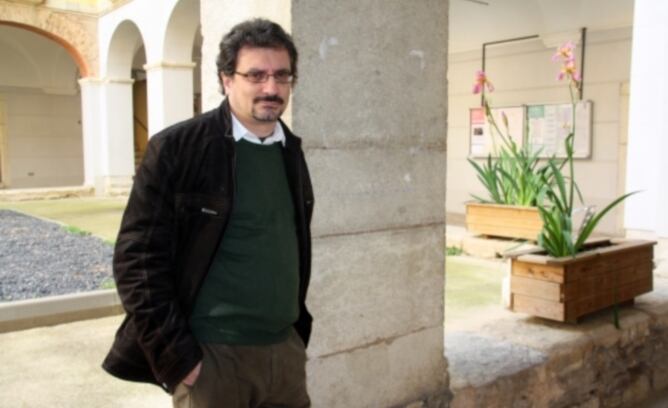 L'escriptor Albert Sánchez Piñol al claustre del Centre Cultural de la Mercè de Girona, durant el festival de literatura MOT, en una fotografia d'arxiu