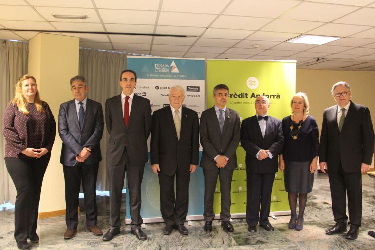 La fotografia de família els organitzadors i els que donen suport a la Trobada