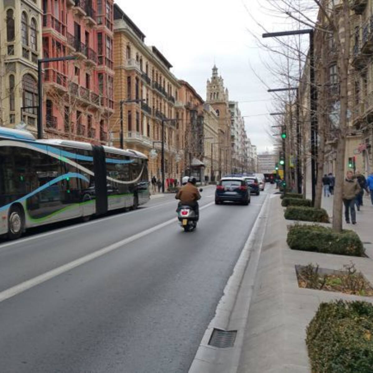 Granada no tendrá autobuses tras el verano si no busca más dinero