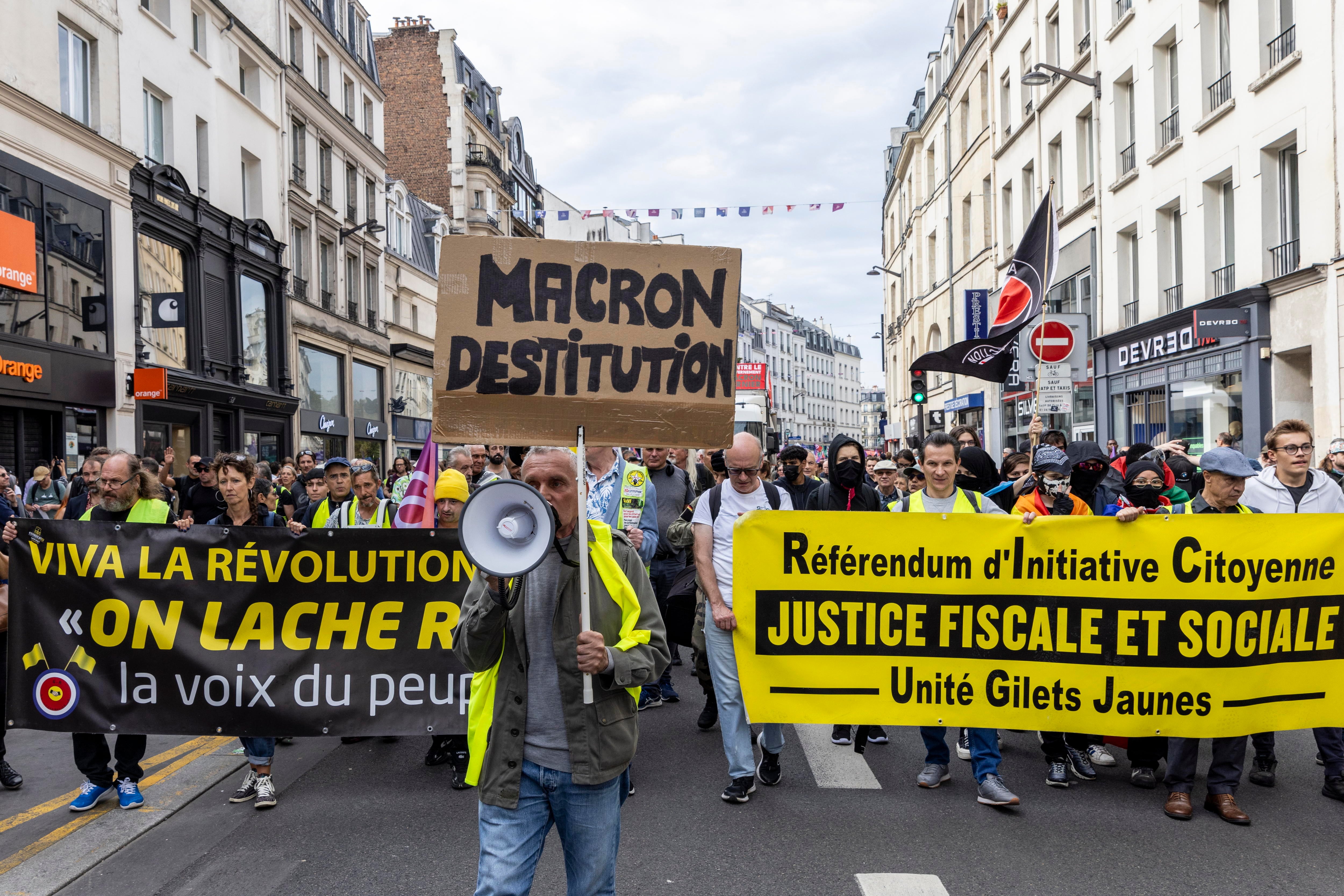 Protestas en Francia para pedir la dimisión de Macron.