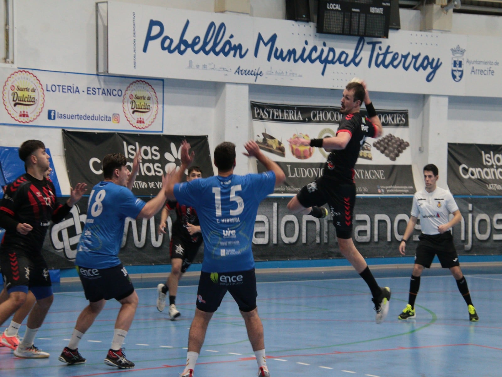 Ander Iriarte en un partido del BM Lanzarote Ciudad de Arrecife.