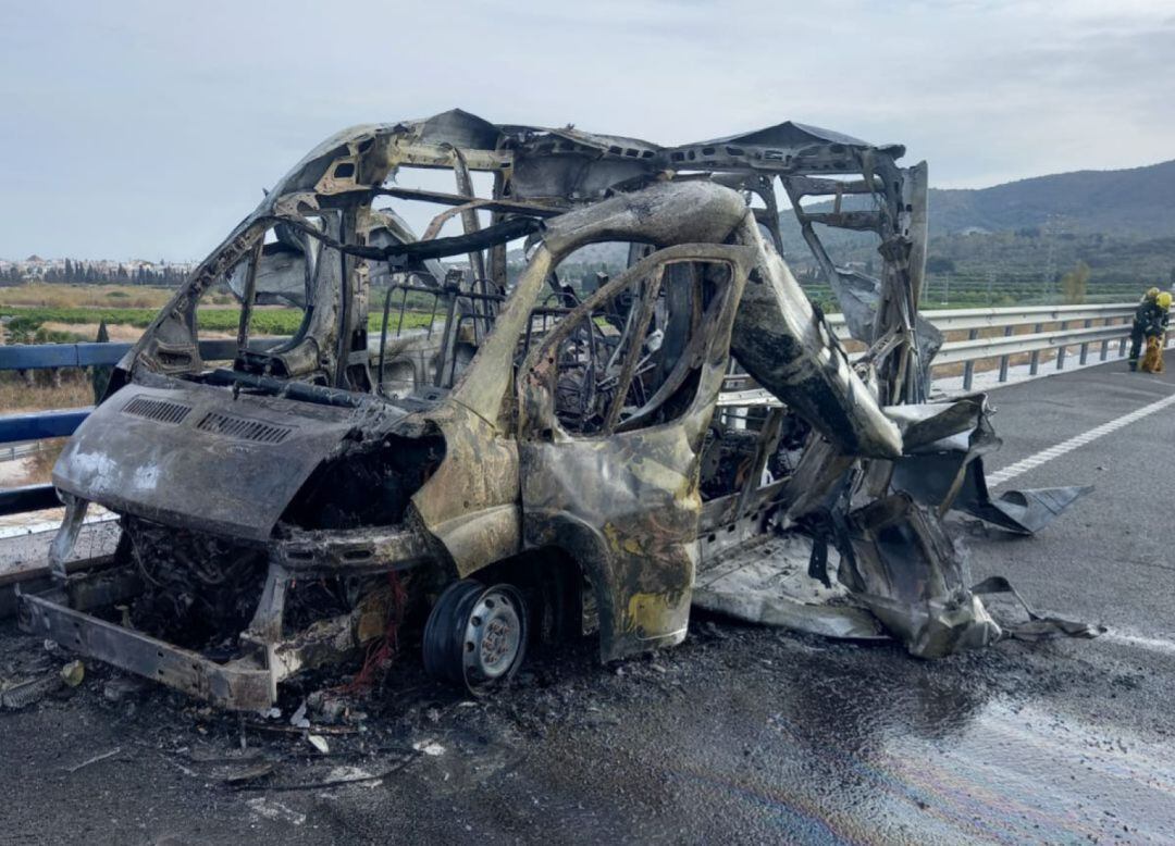 Estado de la ambulancia tras el incendio