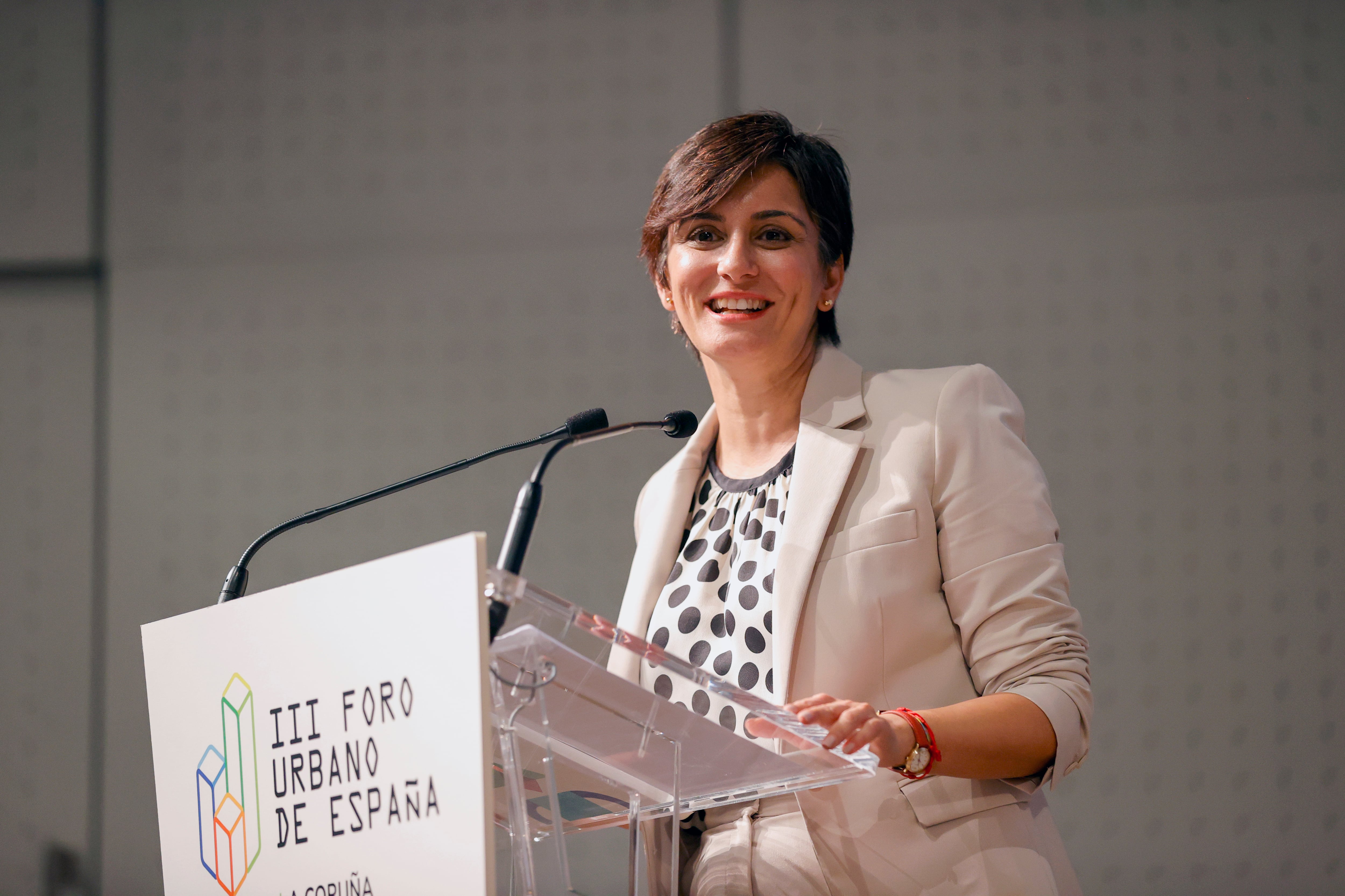 A CORUÑA, 23/10/25.- La ministra de Vivivenda y Agenda Urbana, Isabel Rodríguez, durante su intervención en la segunda jornada del III Foro Urbano de España, que se celebra este jueves en A Coruña.- EFE/ Cabalar
