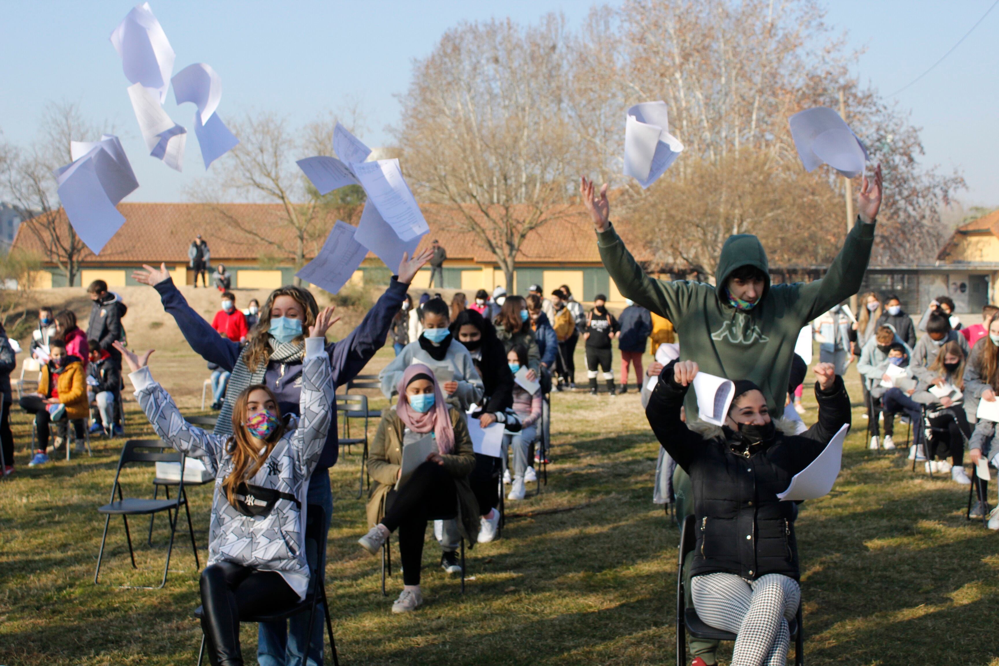 La performance s'ha basat en la memòria del bombardeig de Lleida i del Liceu Escolar del 2 de novembre de 1937.