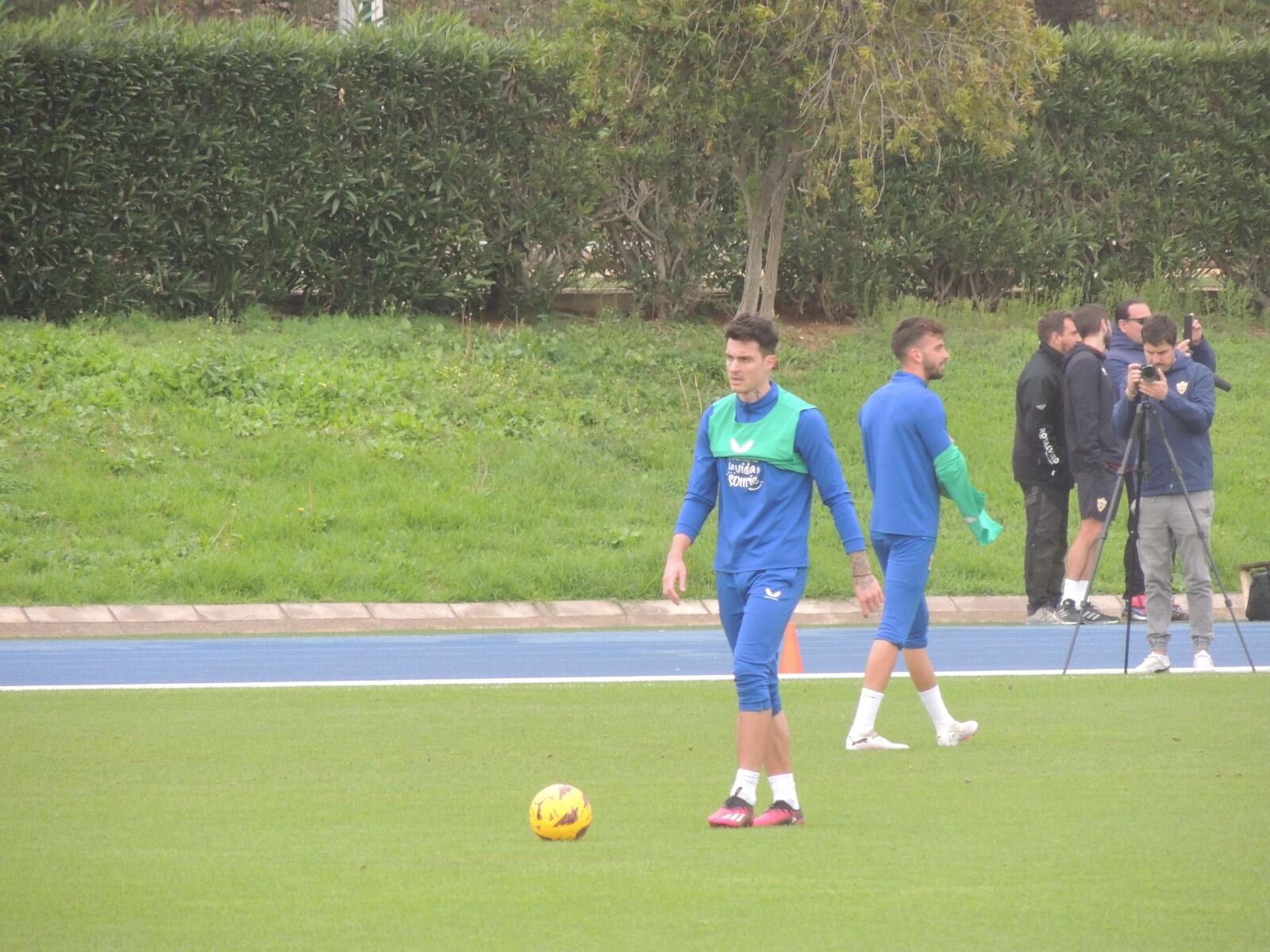 La nueva incorporación ha comenzado a entrenar con la plantilla del Almería este sábado.