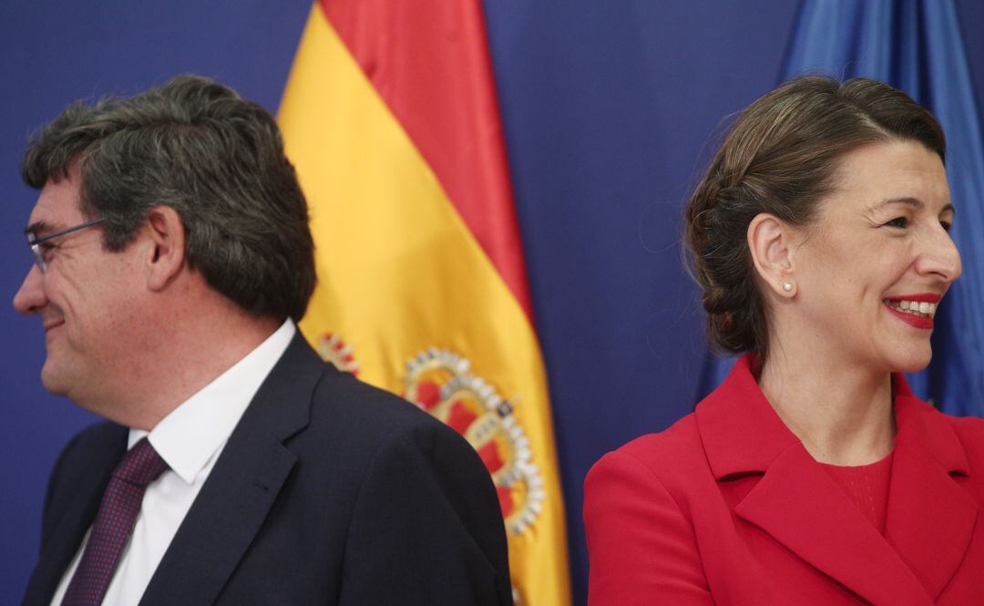 Jose Luis Escriva y Yolanda Díaz en febrero de 2020.