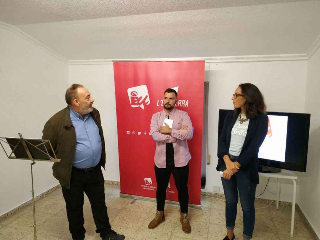 Herrero a la derecha en la presentación de la candidatura