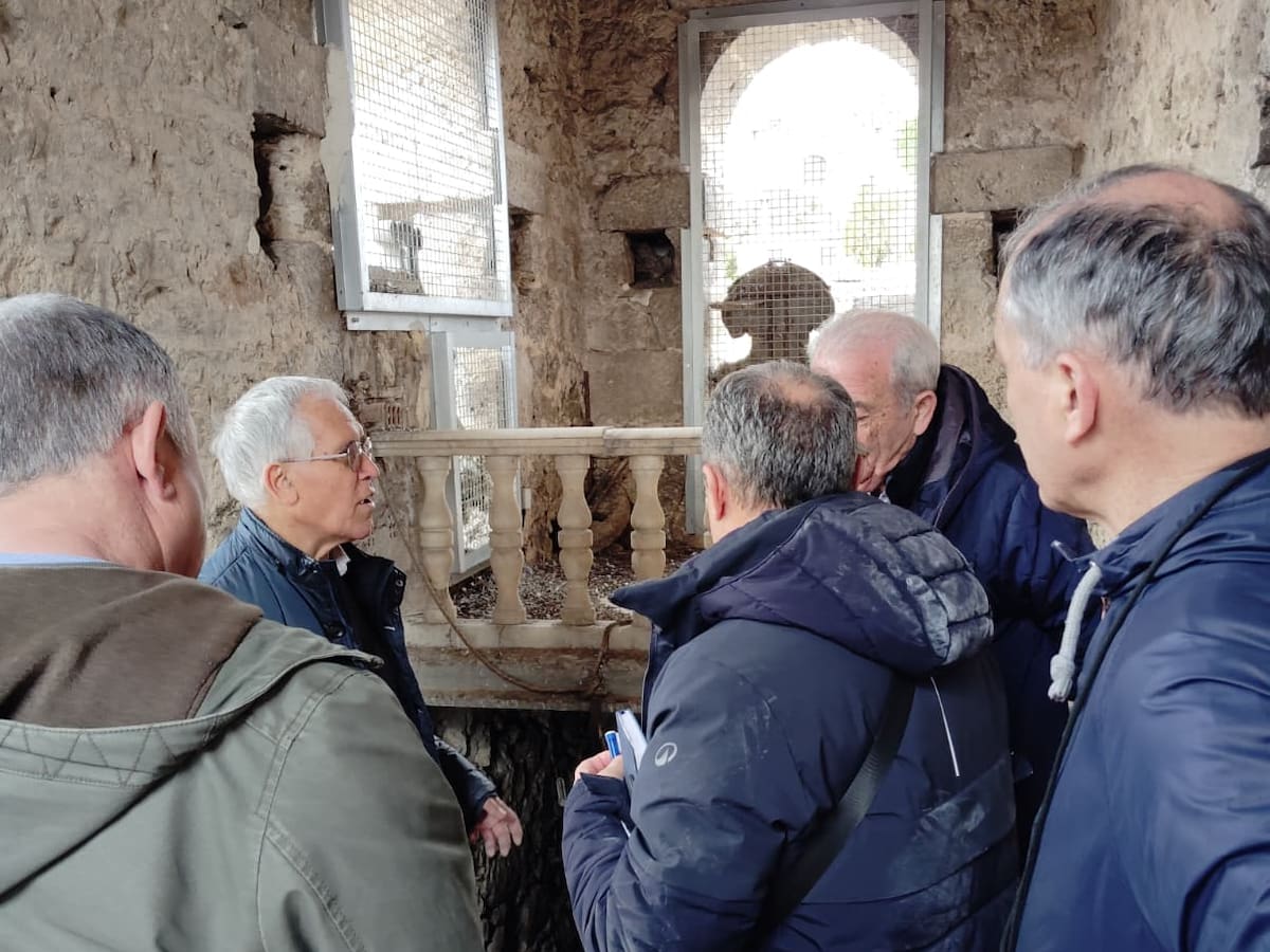 Baños de Valdearados revisa el estado de la ermita del Santo Cristo y la iglesia parroquial tras detectar problemas en los tejados