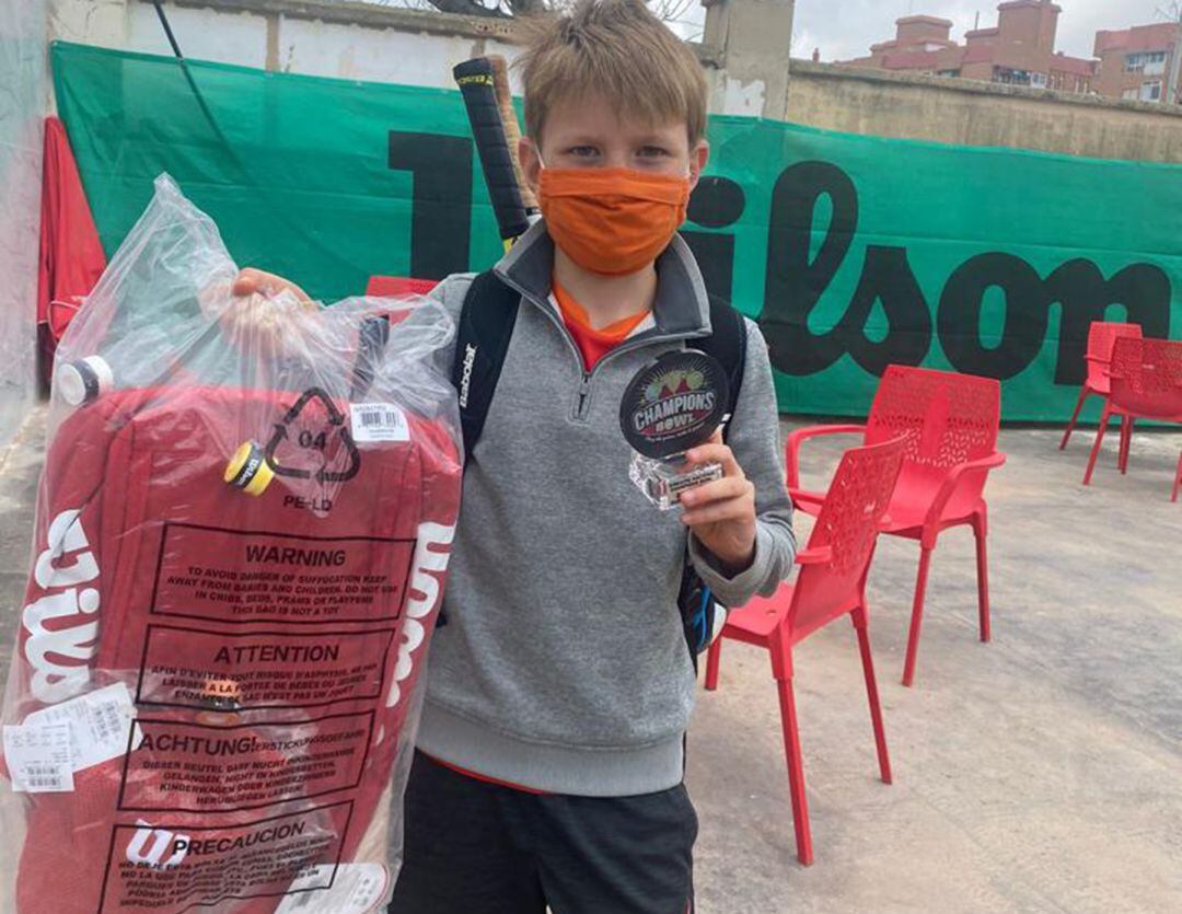 Austin Feltham, campeón sub-9 del torneo.