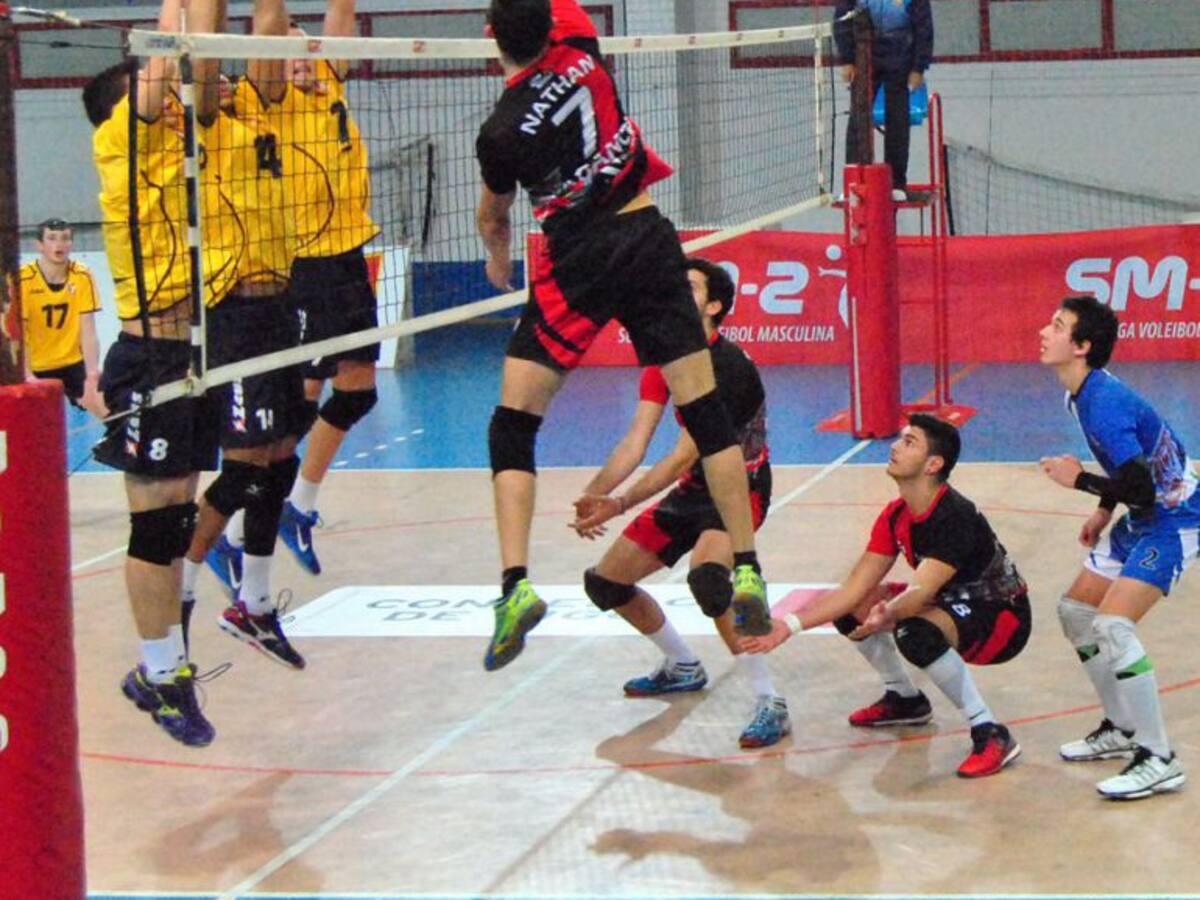 El Club Vigo renueva a Penedo y Sienes