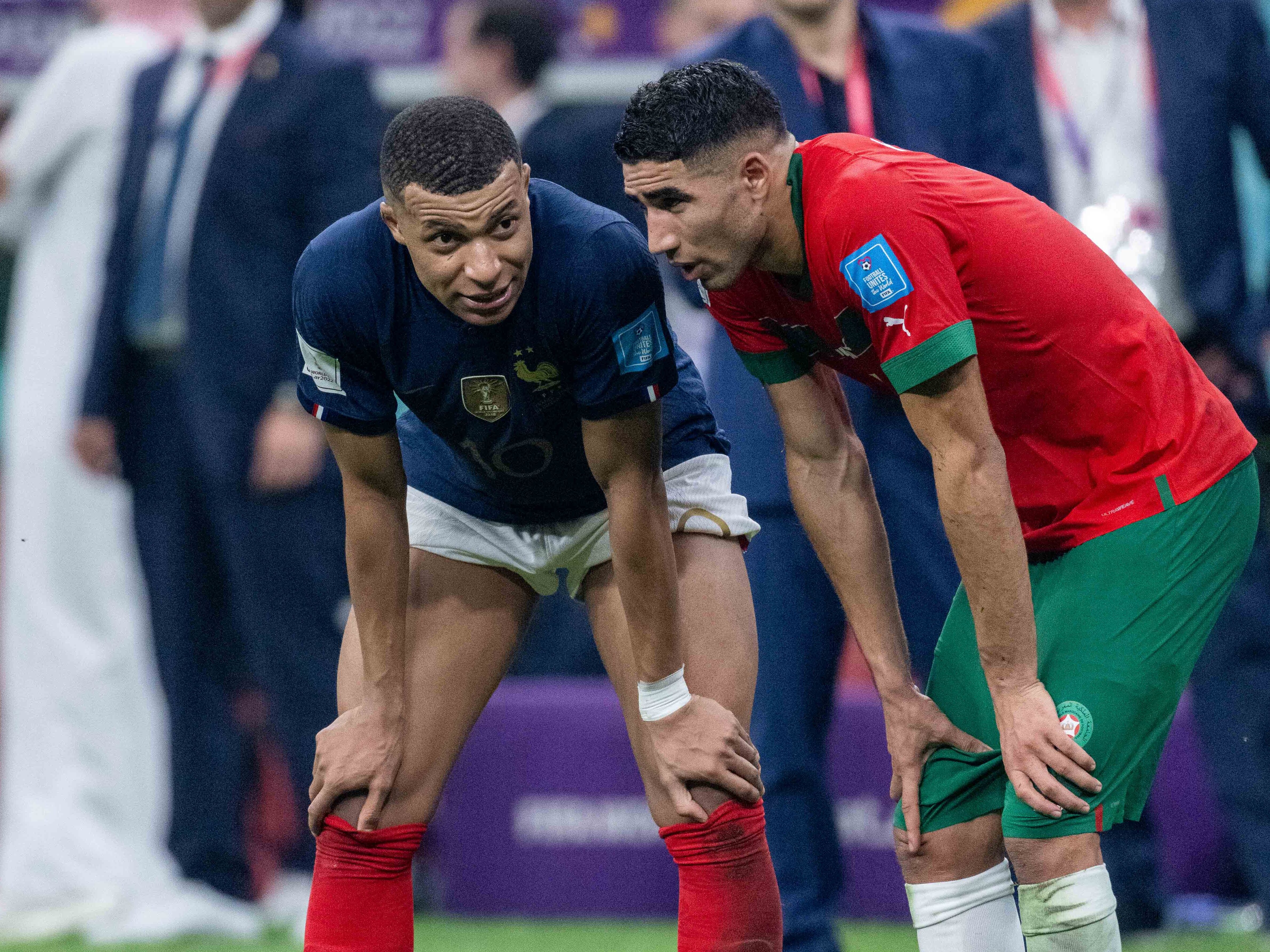 Kylian Mbappé y Hakimi durante un encuentro del Mundial 2022