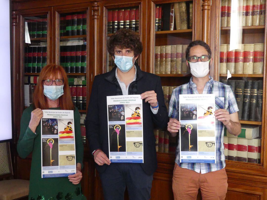 Alberto Espinar (centro), Maite Hernángomez y Alberto Artero